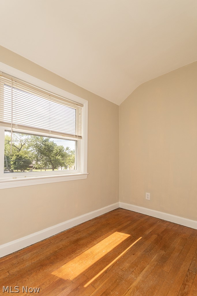 1567 Overbrook Road Cleveland, OH 44124 - Photo 14 of 19