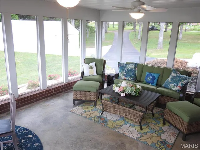 $885,000 | 10840 Breeden Drive, Rolla, MO 65401