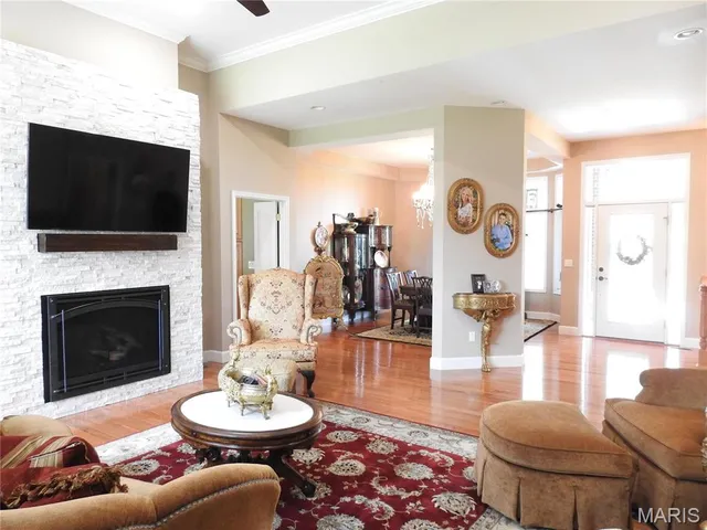 $885,000 | 10840 Breeden Drive, Rolla, MO 65401