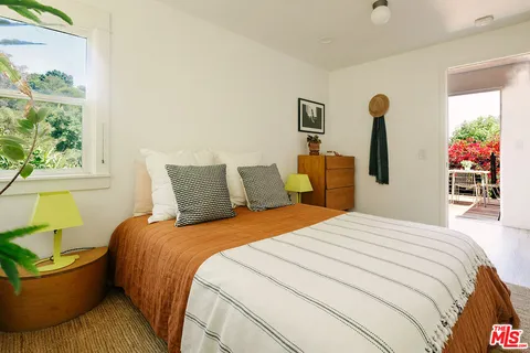 $899,000 | 466 Wren Drive, Los Angeles, CA 90065