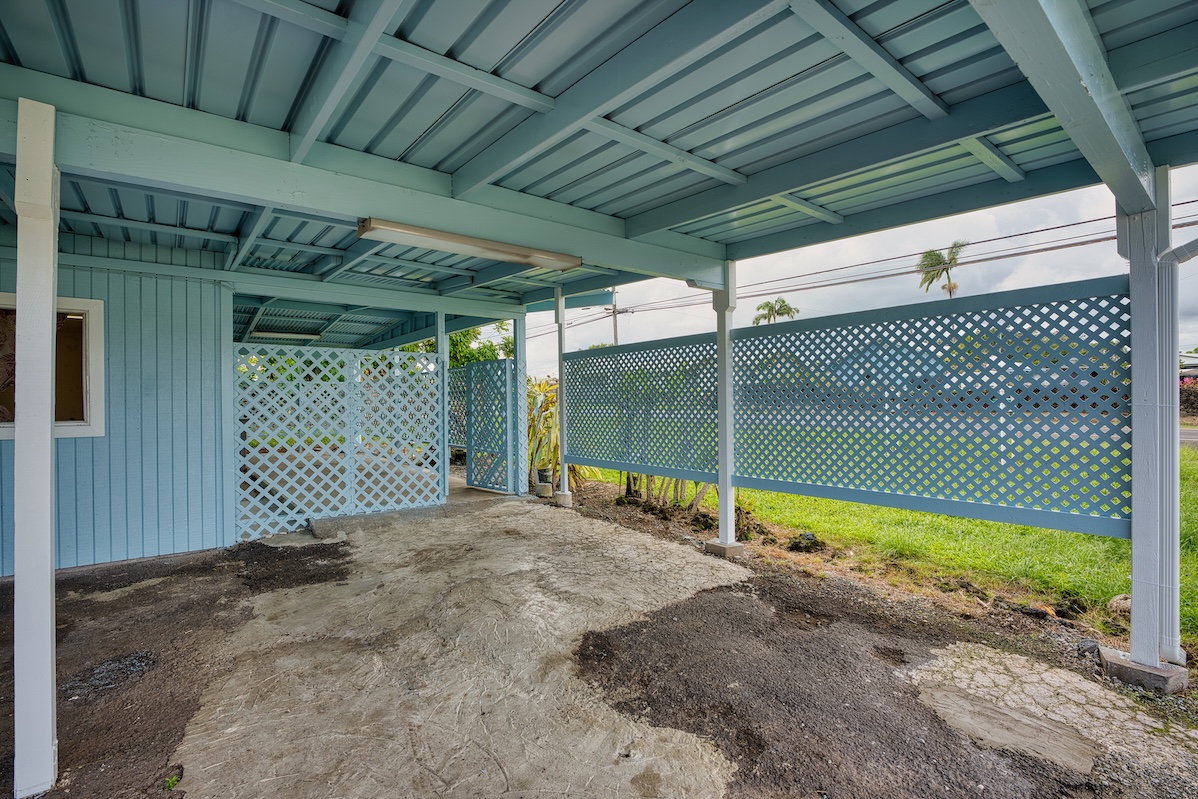2059 Kinoole Street Hilo, HI 96720 - Photo 28 of 30 a view of a backyard