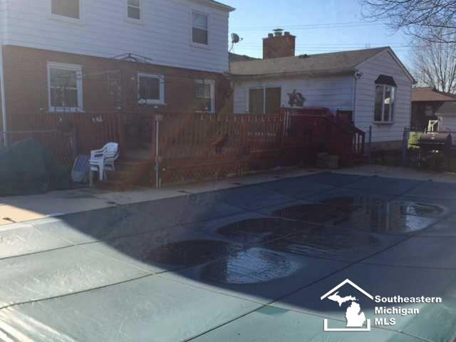 13055 Rosedale Boulevard Carleton, MI 48117 - Photo 24 of 30 Pool view to back of home