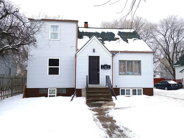 $238,000 | 1629 2nd Avenue South, Fargo, ND 58103
