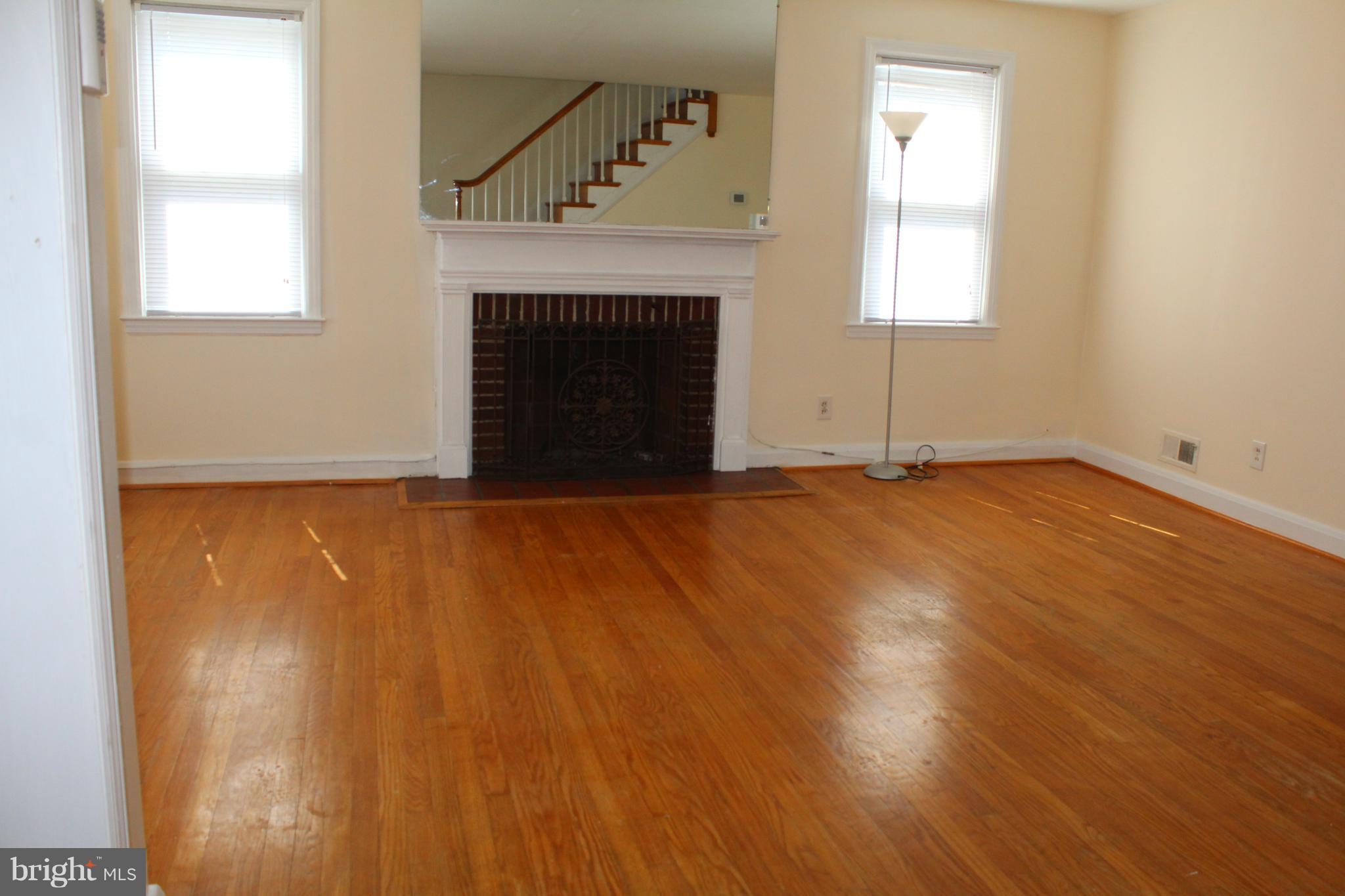 1512 Kennewick Road Baltimore, MD 21218 - Photo 10 of 14 Living Room