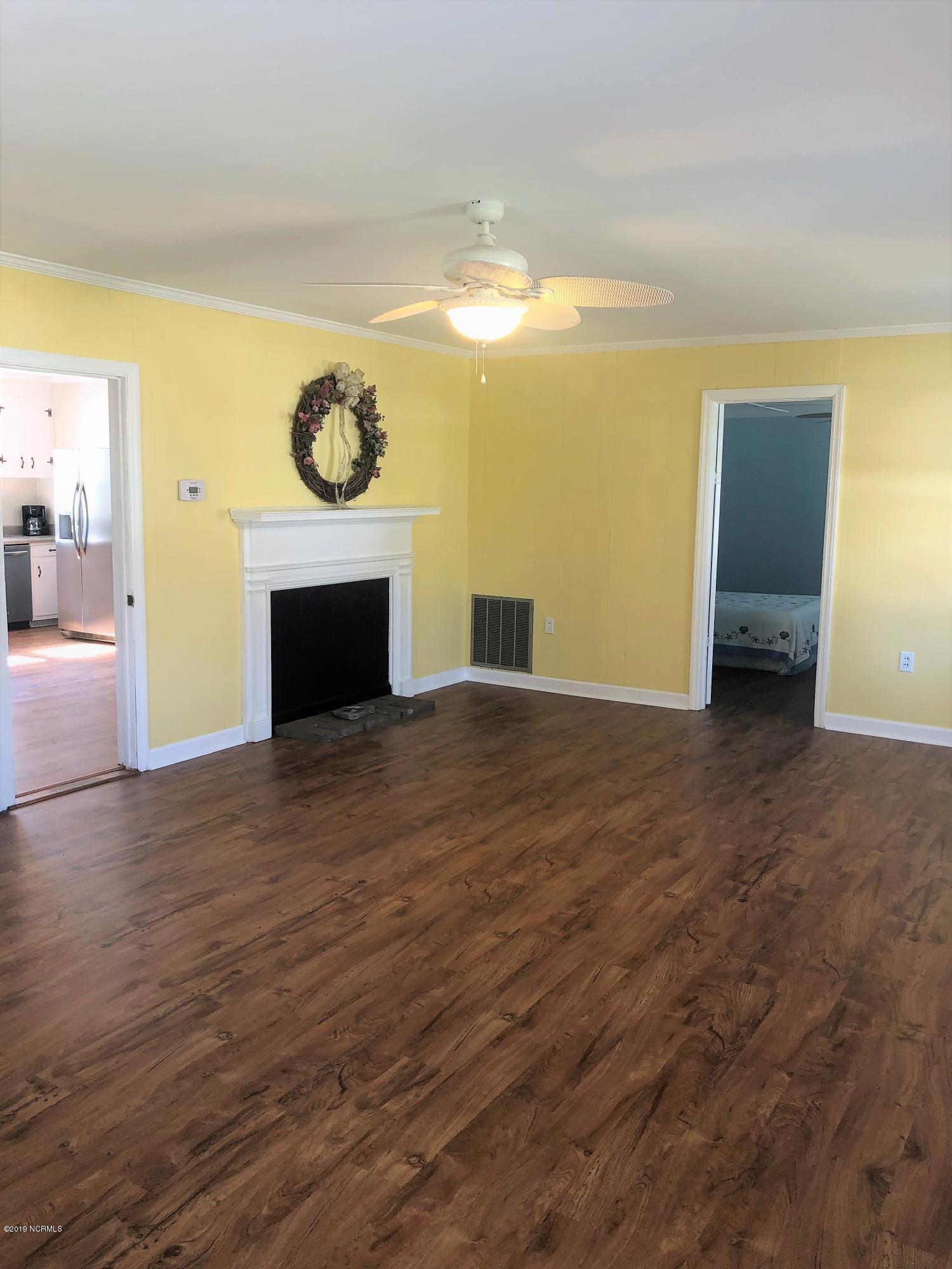 2610 Mayberry Loop Road Morehead City, NC 28557 - Photo 5 of 22 Great Room