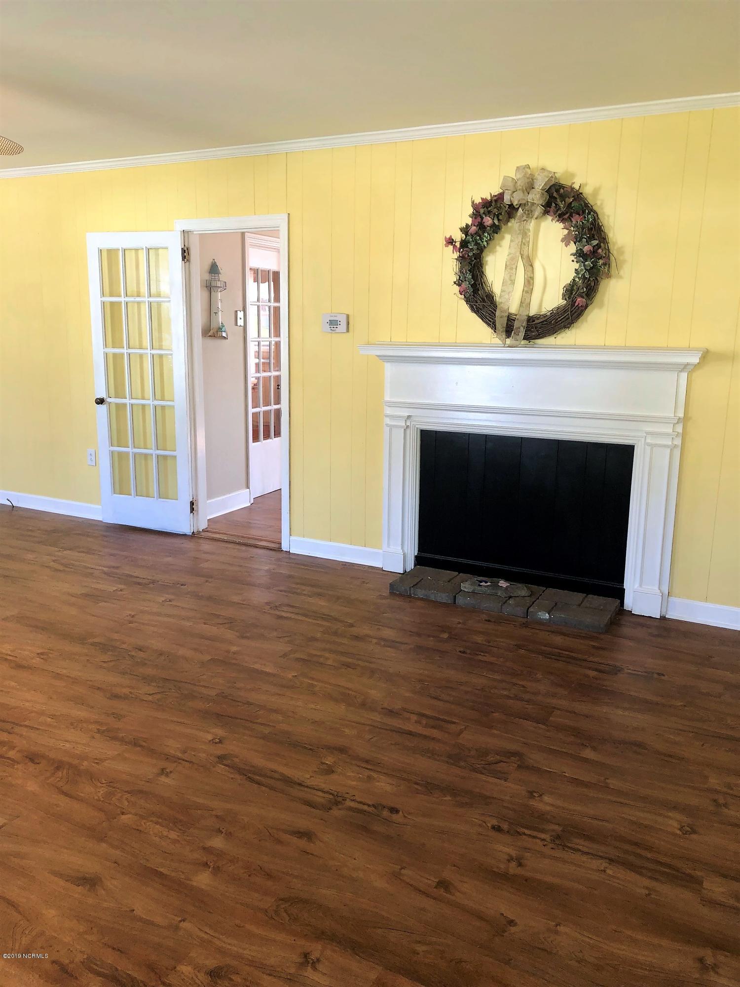 2610 Mayberry Loop Road Morehead City, NC 28557 - Photo 7 of 22 Great Room