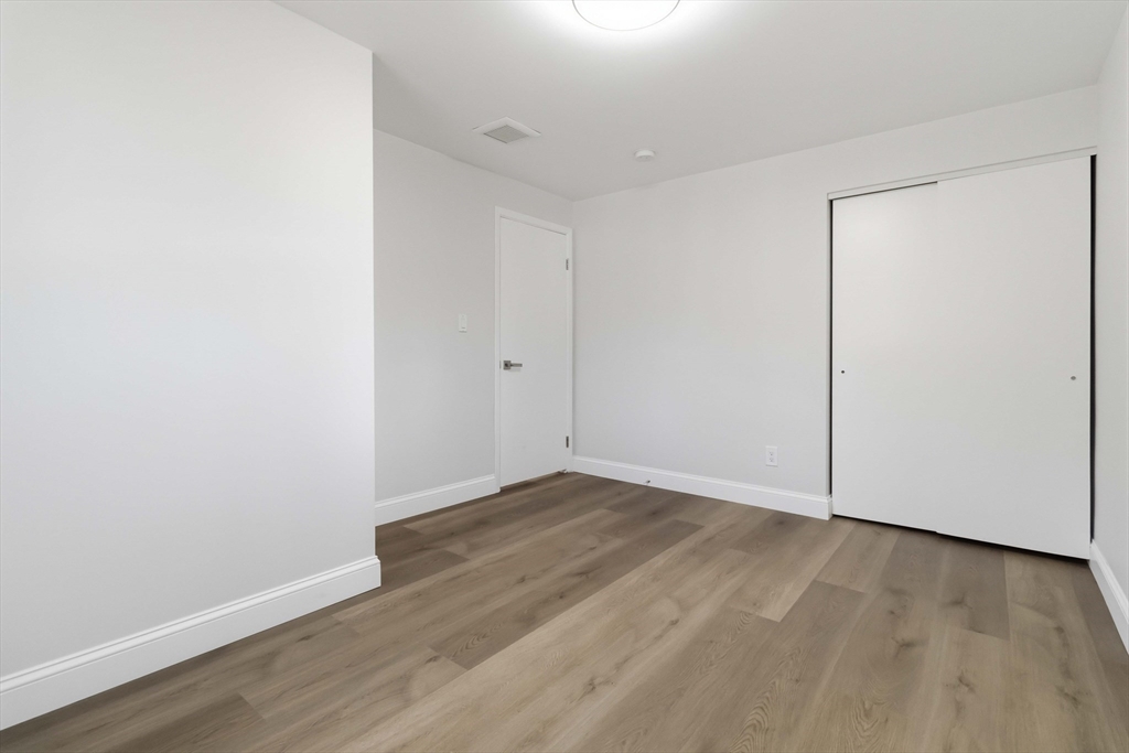 43 Orient Street Worcester, MA 01604 - Photo 12 of 42