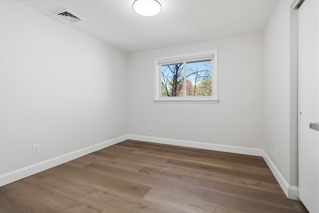 43 Orient Street Worcester, MA 01604 - Photo 13 of 42