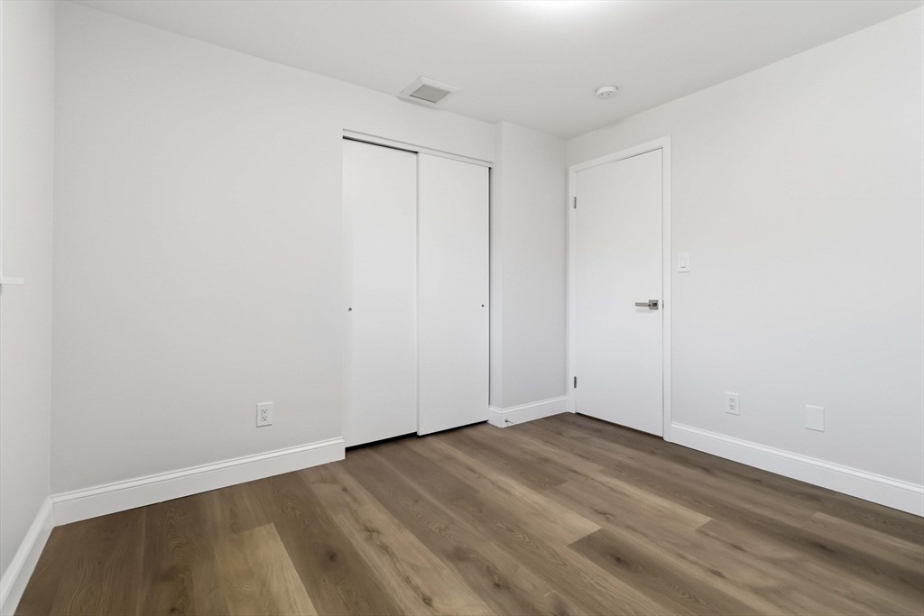 43 Orient Street Worcester, MA 01604 - Photo 14 of 42