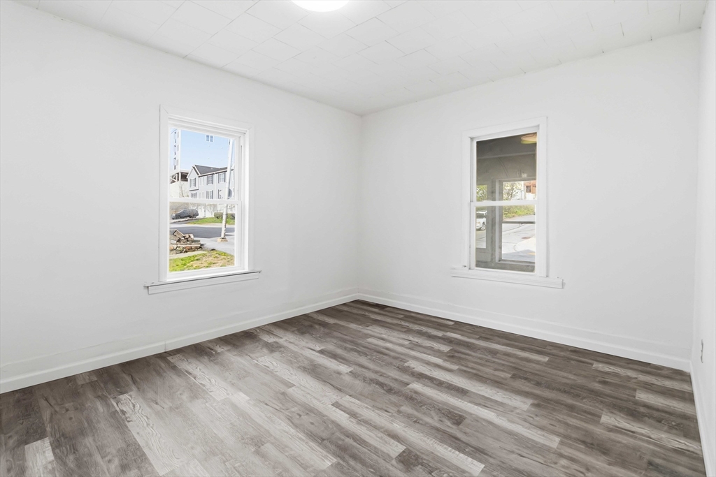 43 Orient Street Worcester, MA 01604 - Photo 15 of 42