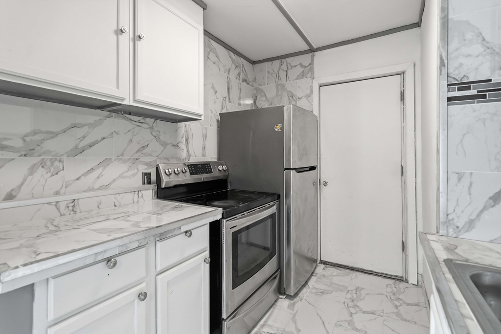 43 Orient Street Worcester, MA 01604 - Photo 16 of 42