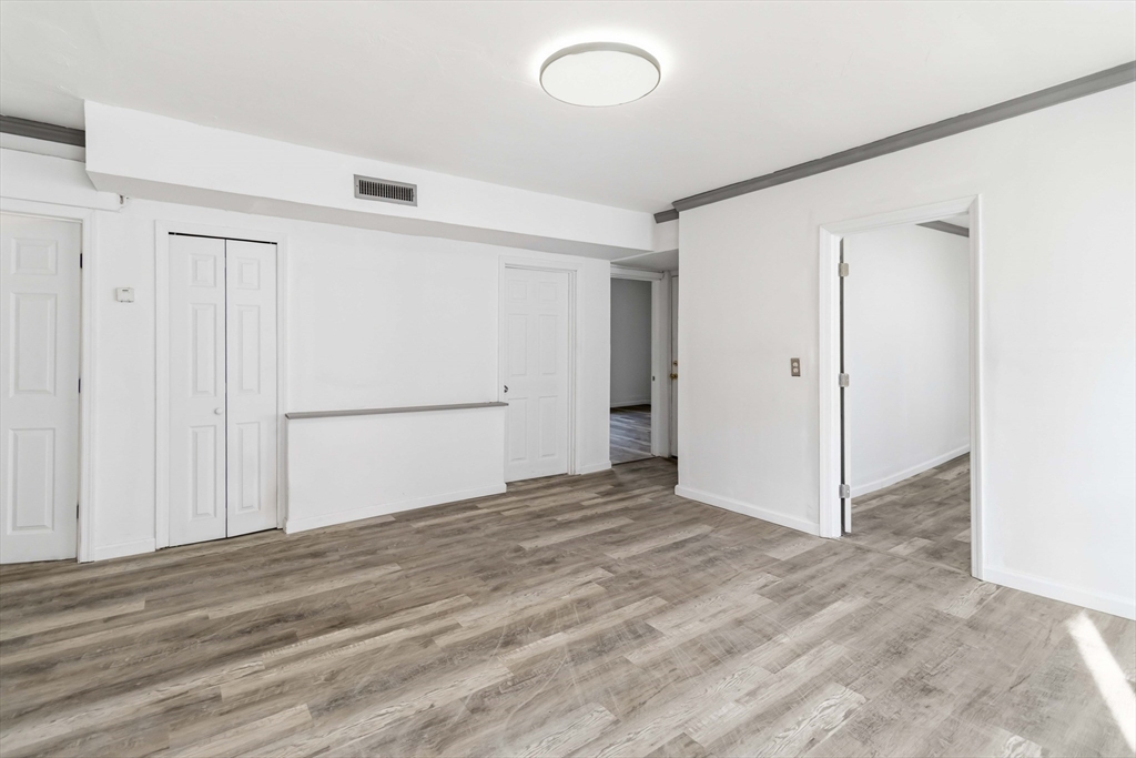 43 Orient Street Worcester, MA 01604 - Photo 3 of 42