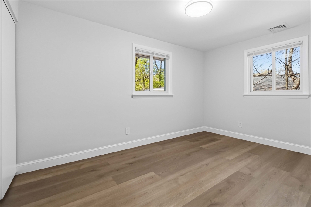 43 Orient Street Worcester, MA 01604 - Photo 5 of 42