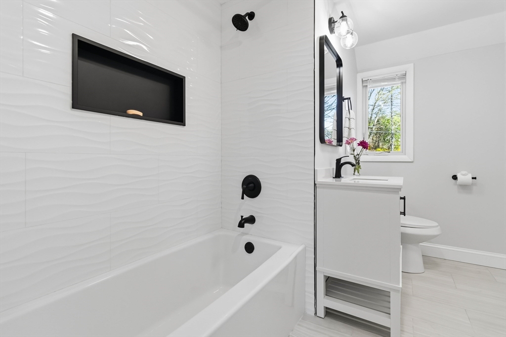 43 Orient Street Worcester, MA 01604 - Photo 10 of 42