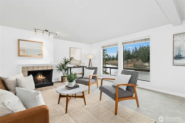 $435,000 | 19524 Echo Lake Place North, Unit A401, Shoreline, WA 98133