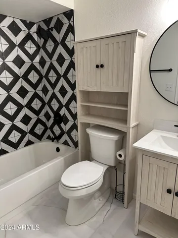 $2,800 | 18811 North 44th Place, Phoenix, AZ 85050