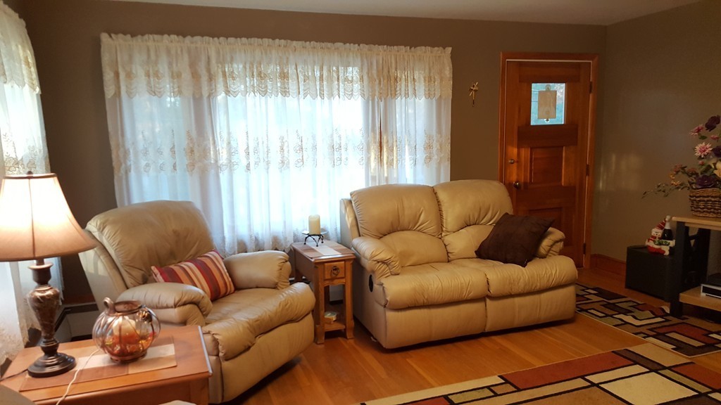 130 Appleton Street North Andover, MA 01845 - Photo 4 of 21 Gallery Image 4