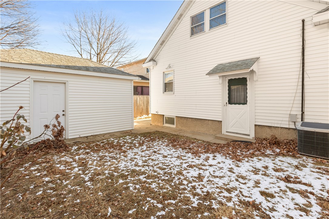 55 Melrose Street Cranston, RI 02910 - Photo 3 of 29