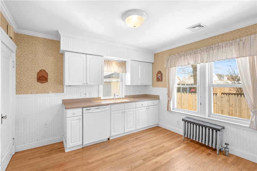 55 Melrose Street Cranston, RI 02910 - Photo 8 of 29