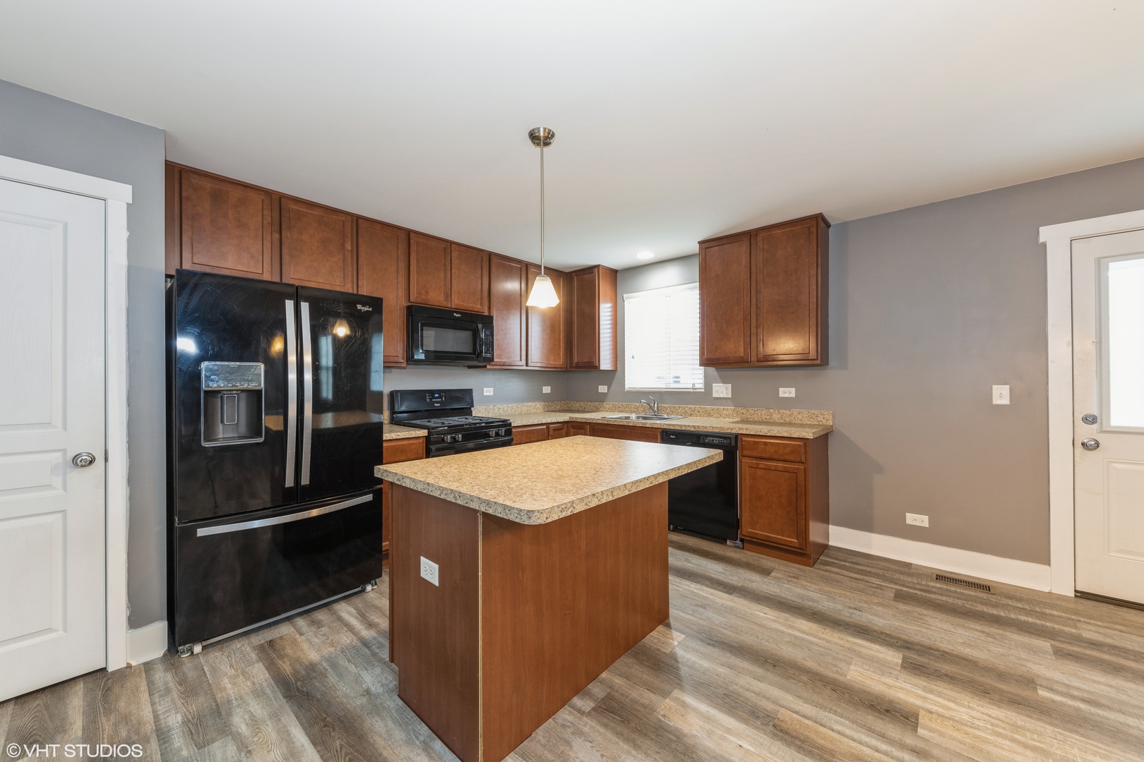 1733 Sebastian Road Woodstock, IL 60098 - Photo 4 of 10