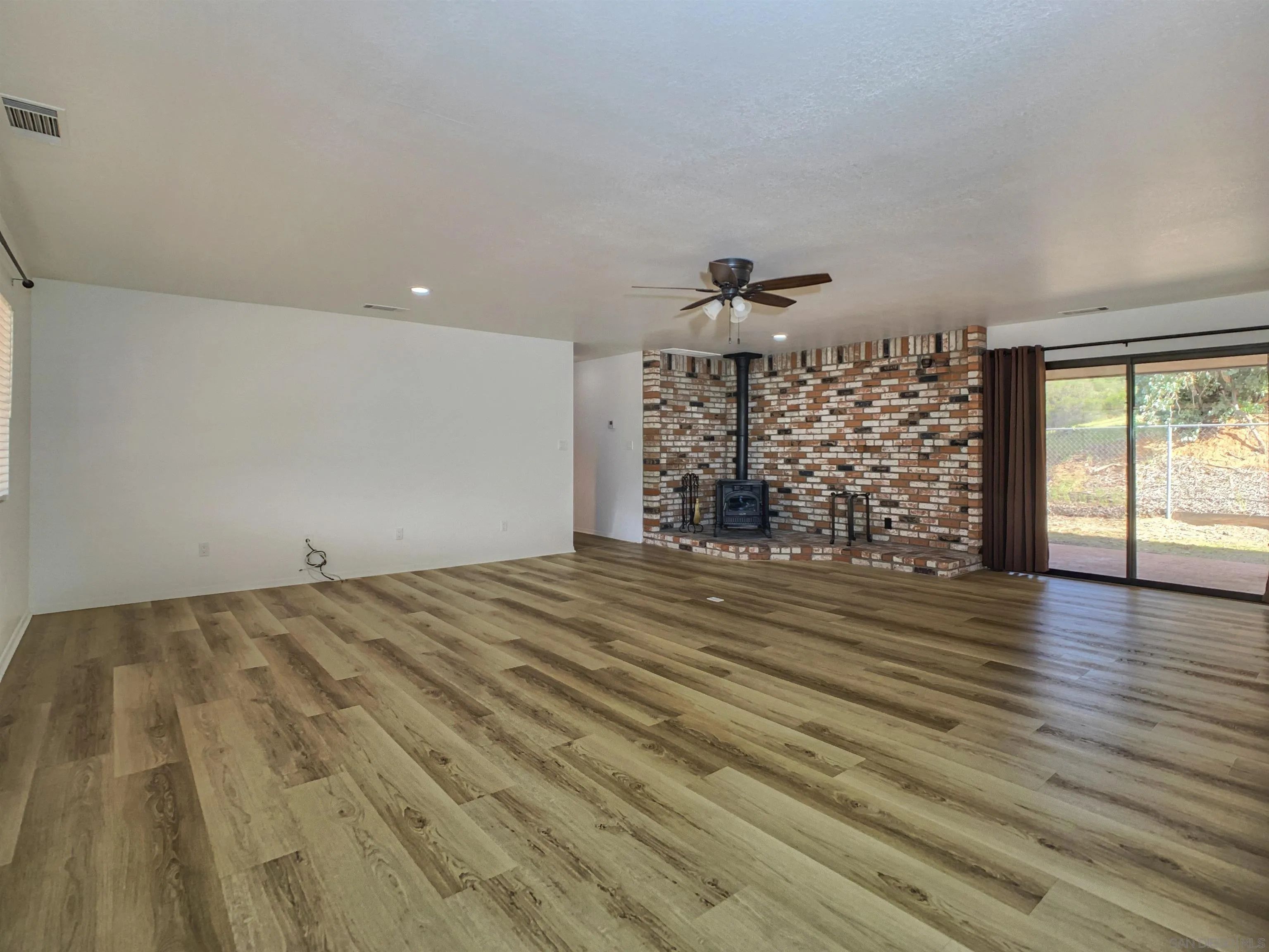 1394 Peutz Valley Road Alpine, CA 91901 - Photo 18 of 75 Living Room