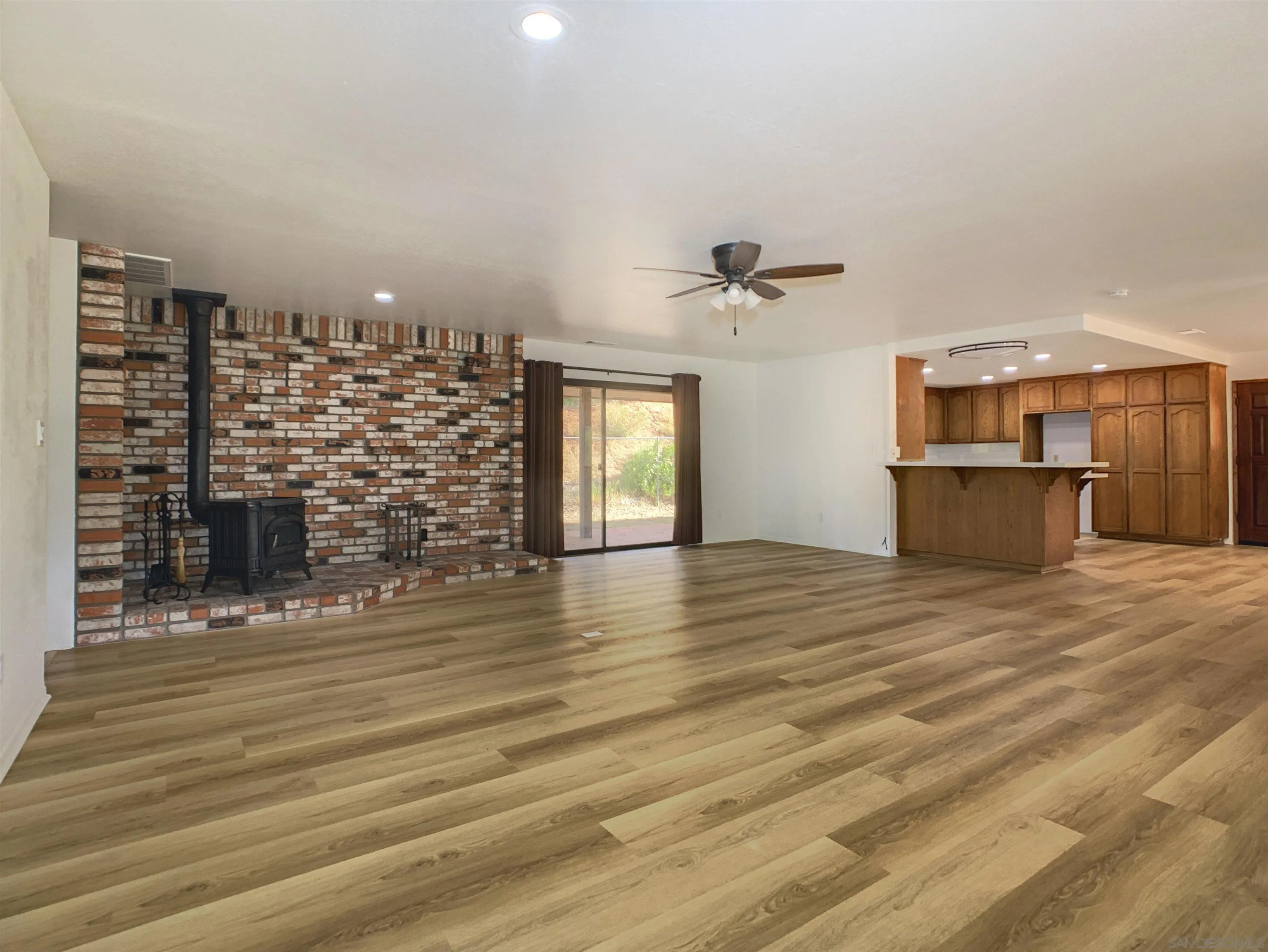 1394 Peutz Valley Road Alpine, CA 91901 - Photo 21 of 75 Living Room