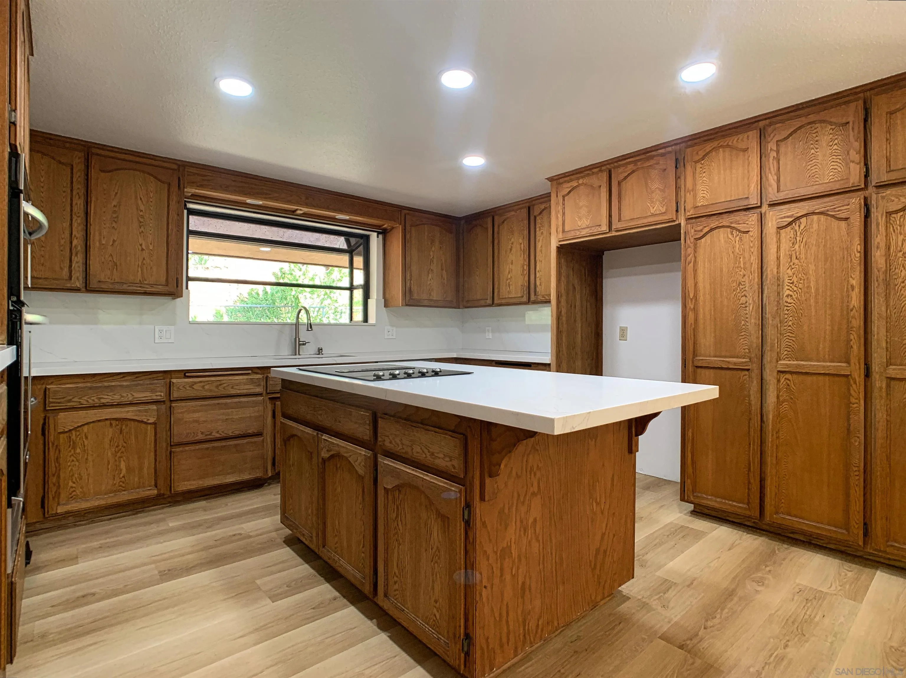 1394 Peutz Valley Road Alpine, CA 91901 - Photo 24 of 75 Kitchen