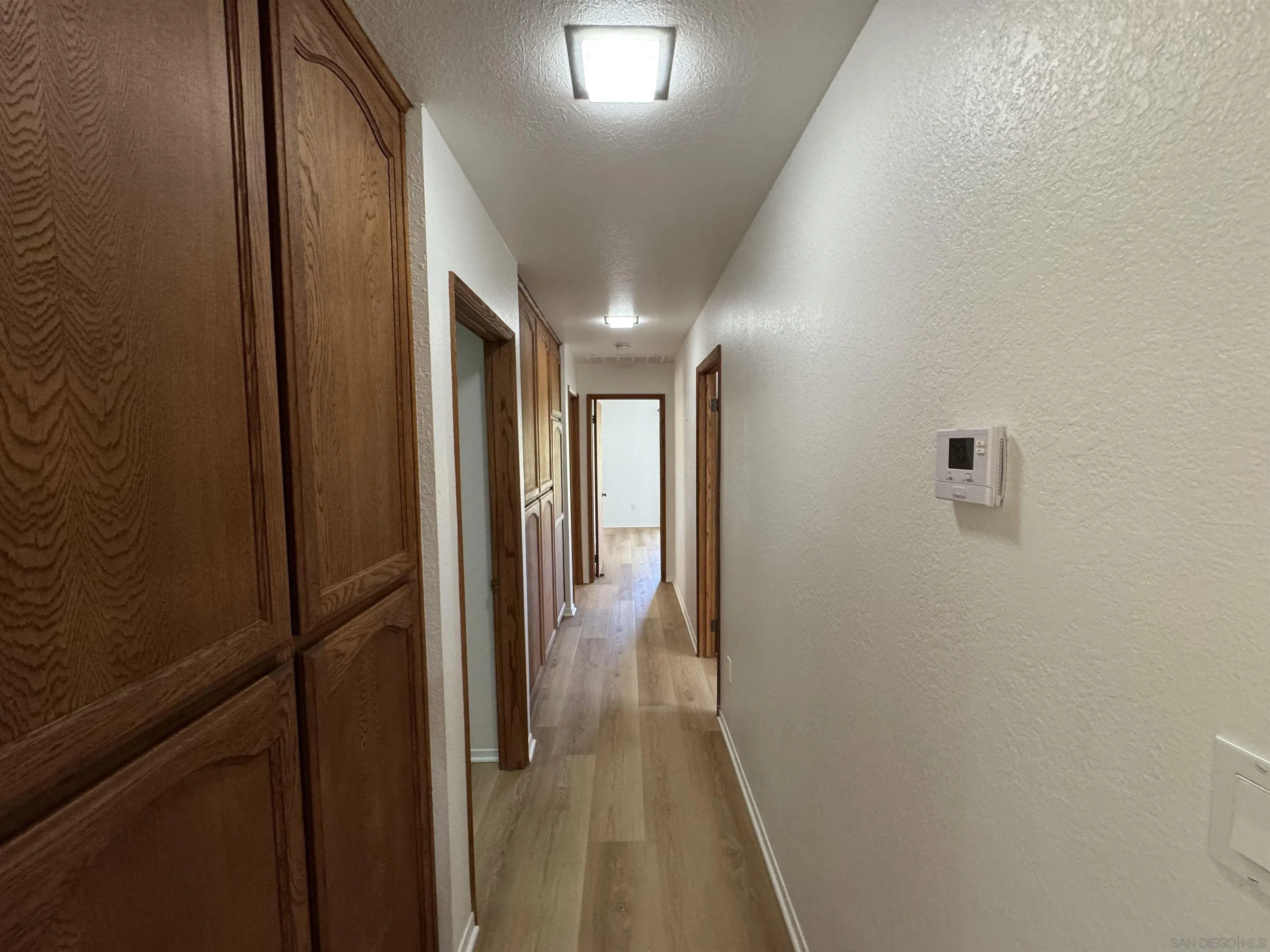 1394 Peutz Valley Road Alpine, CA 91901 - Photo 33 of 75 Main hallway