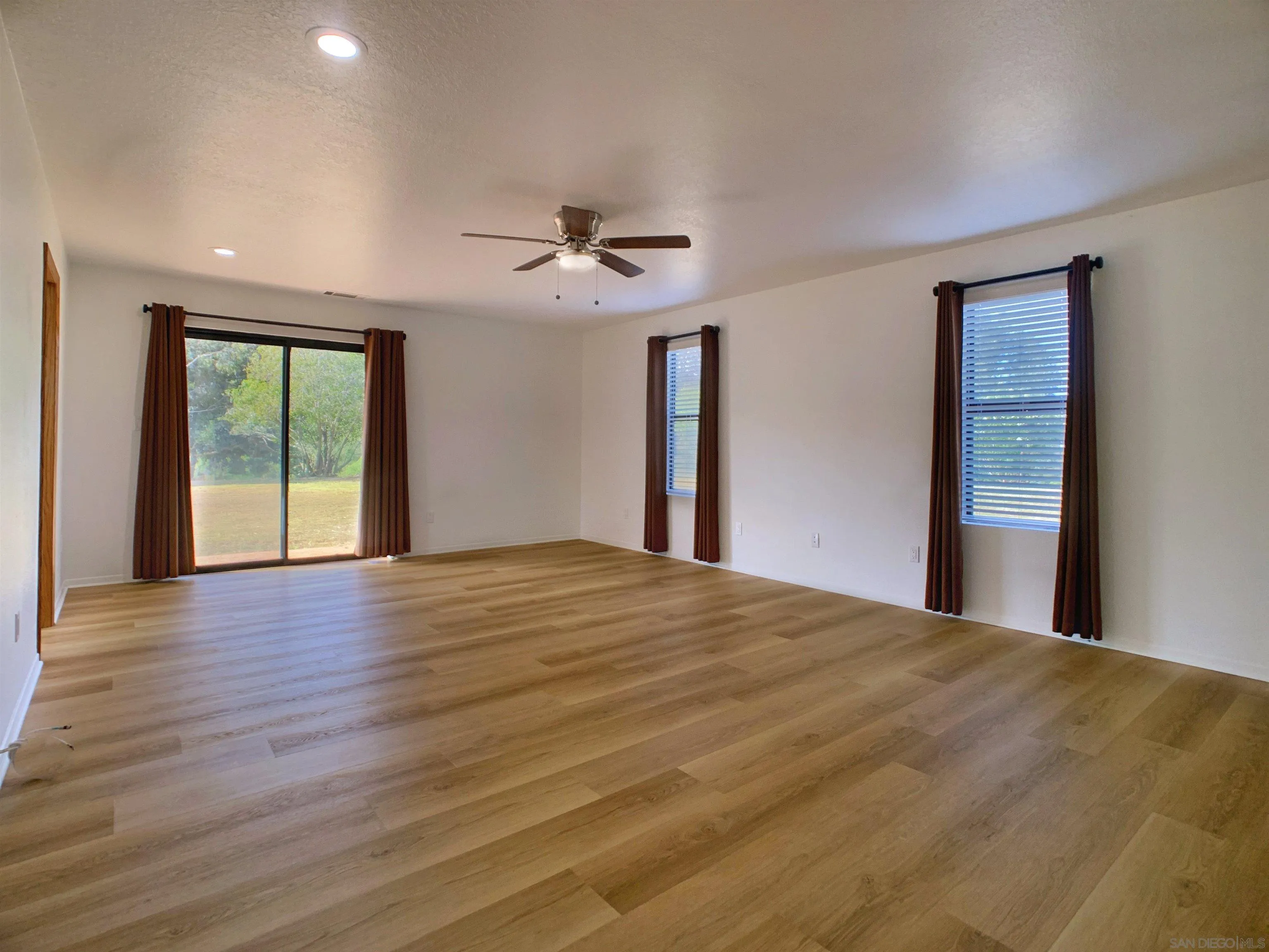 1394 Peutz Valley Road Alpine, CA 91901 - Photo 39 of 75 Primary Bedroom
