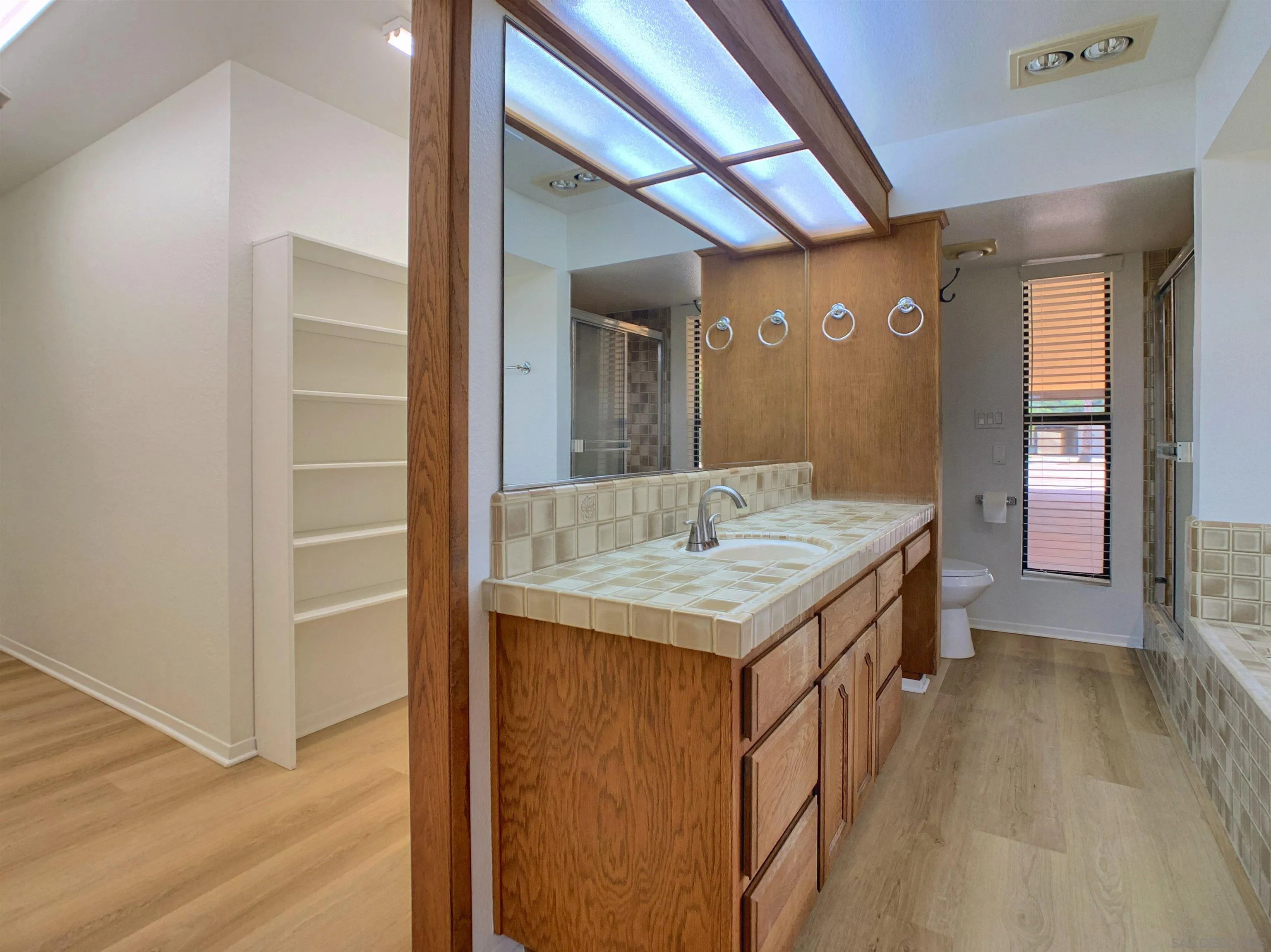 1394 Peutz Valley Road Alpine, CA 91901 - Photo 46 of 75 Primary Bath/Spa