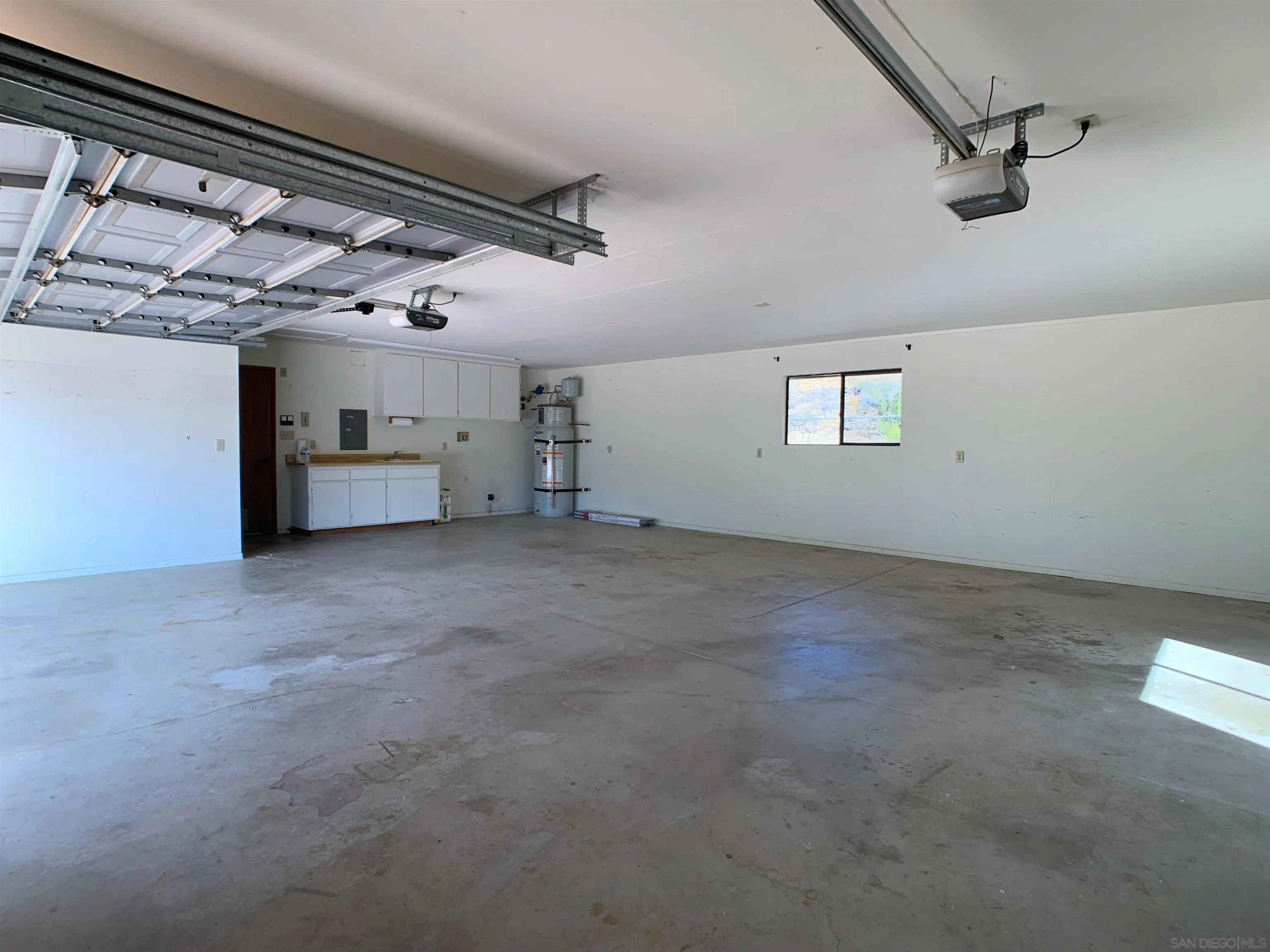 1394 Peutz Valley Road Alpine, CA 91901 - Photo 49 of 75 Garage