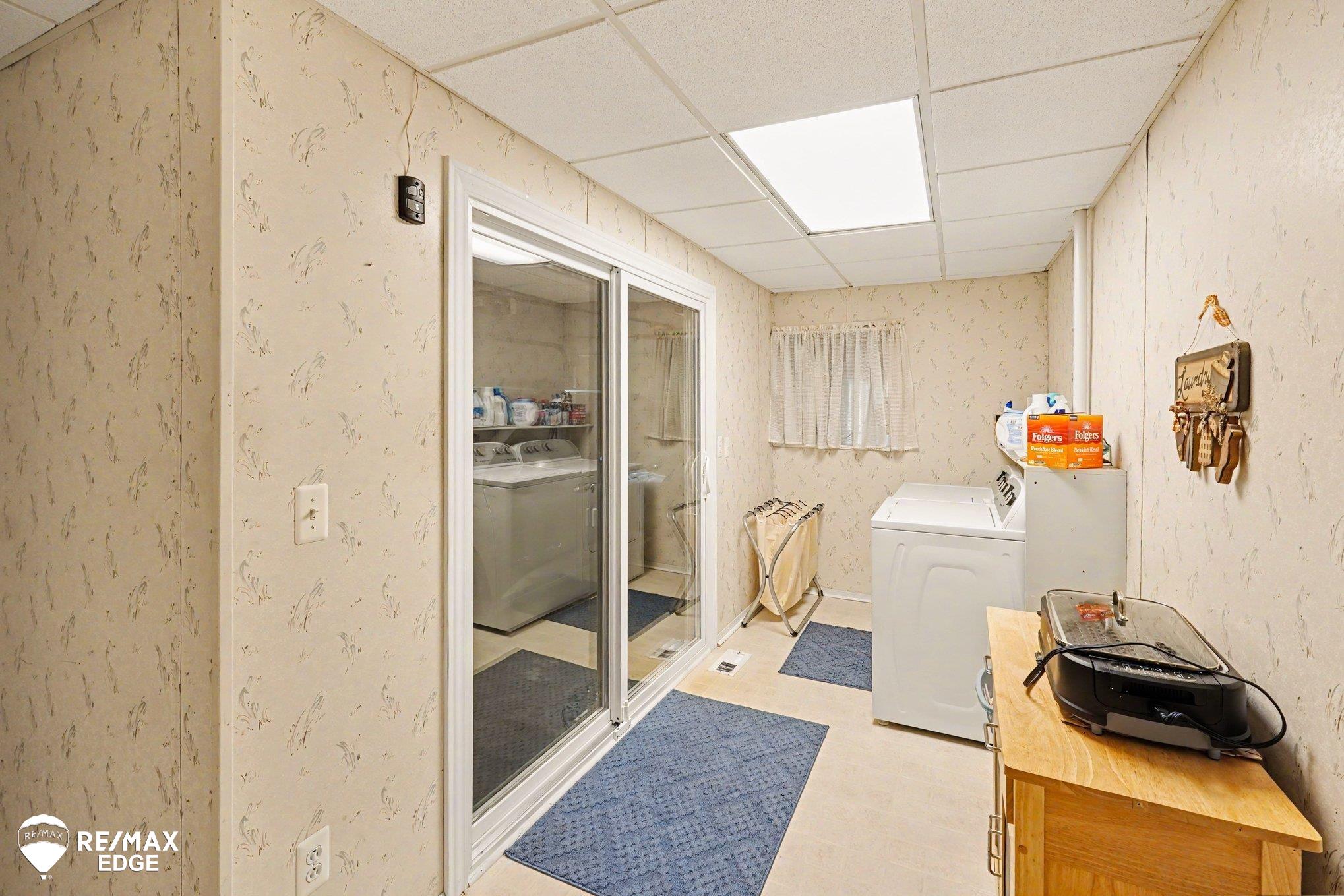 10247 East Coldwater Road Davison, MI 48423 - Photo 15 of 32