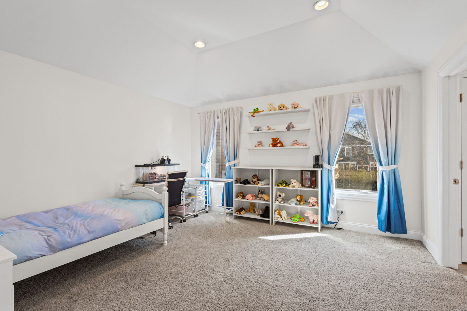 1148 Kenton Road Deerfield, IL 60015 - Photo 12 of 22 Gallery Image 12