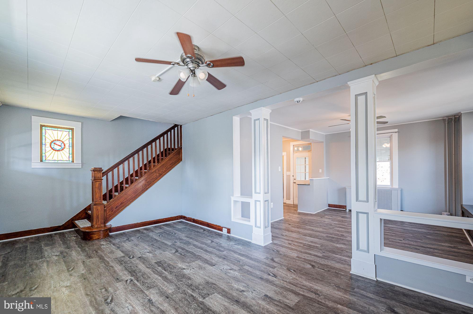 621 North Bend Road Baltimore, MD 21229 - Photo 8 of 35 Living Room