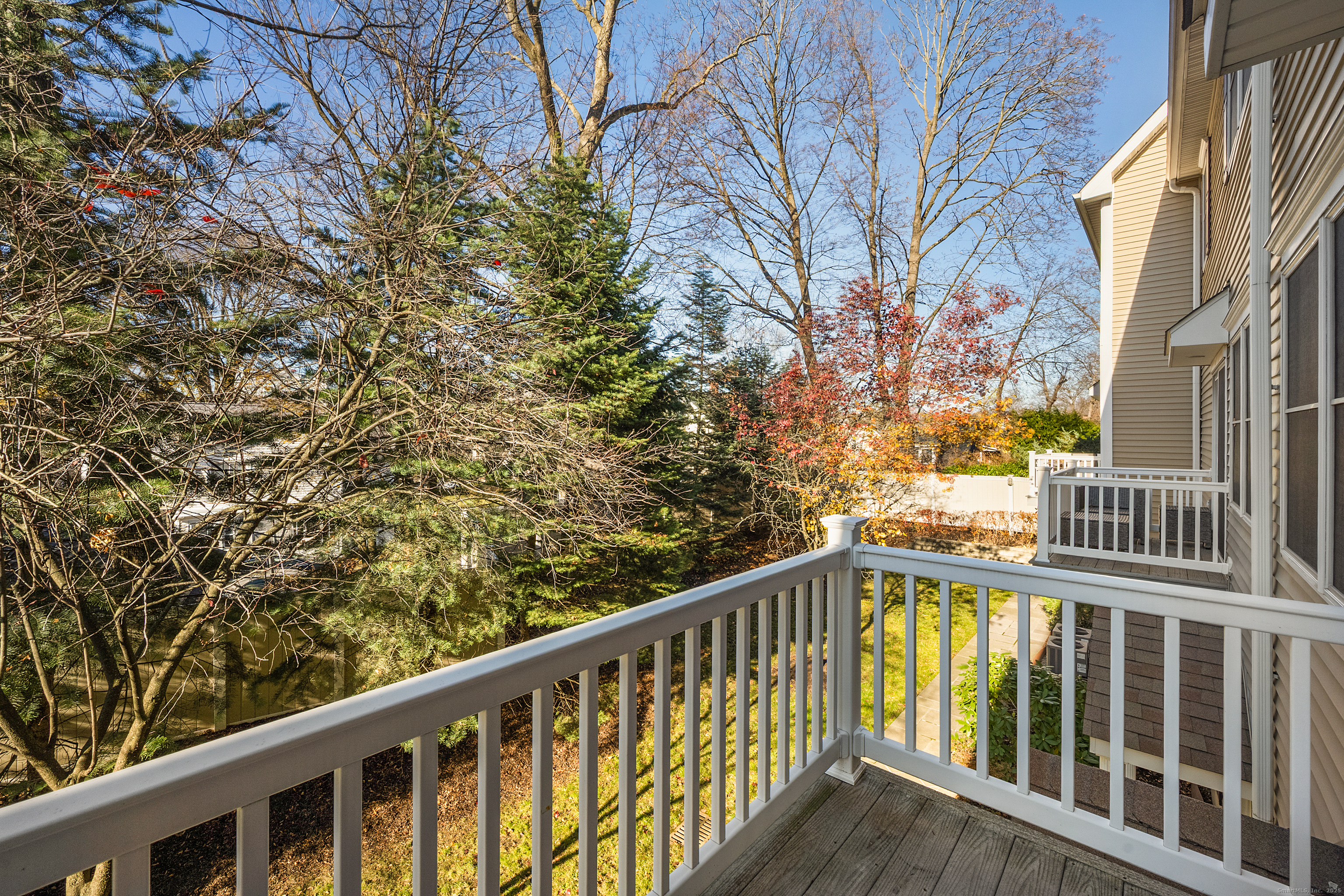 160 Glenbrook Road, Unit 6B Stamford, CT 06902 - Photo 18 of 19 a view of a balcony with a pot