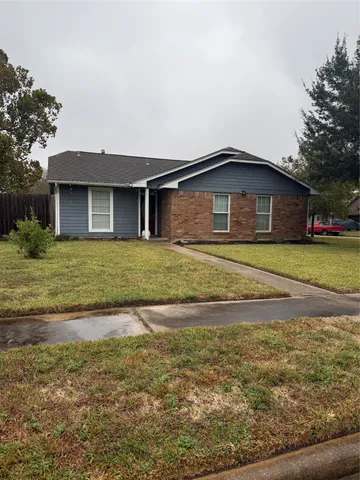 $2,000 | 11731 Bowie Drive, La Porte, TX 77571