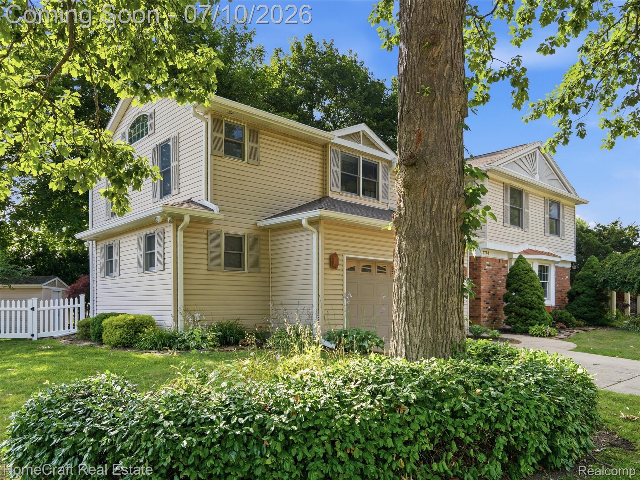 1744 Walnut Ridge Circle Canton, MI 48187 - Photo 4 of 46 04-DSC01022.jpg