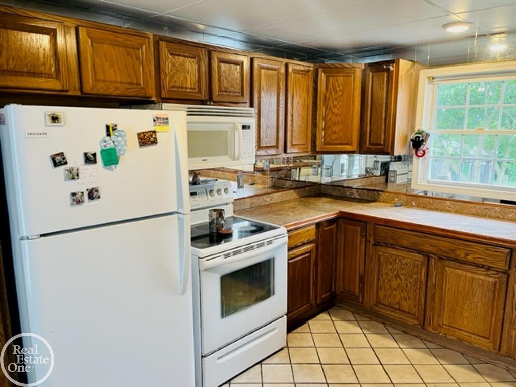 6782 Wildcat Road Jeddo, MI 48032 - Photo 14 of 83 50123430-13.JPG