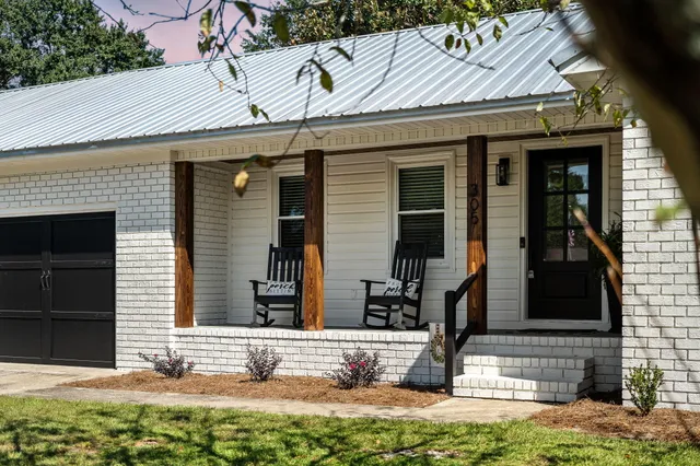 $430,000 | 305 Meadowlark Lane, Moncks Corner, SC 29461