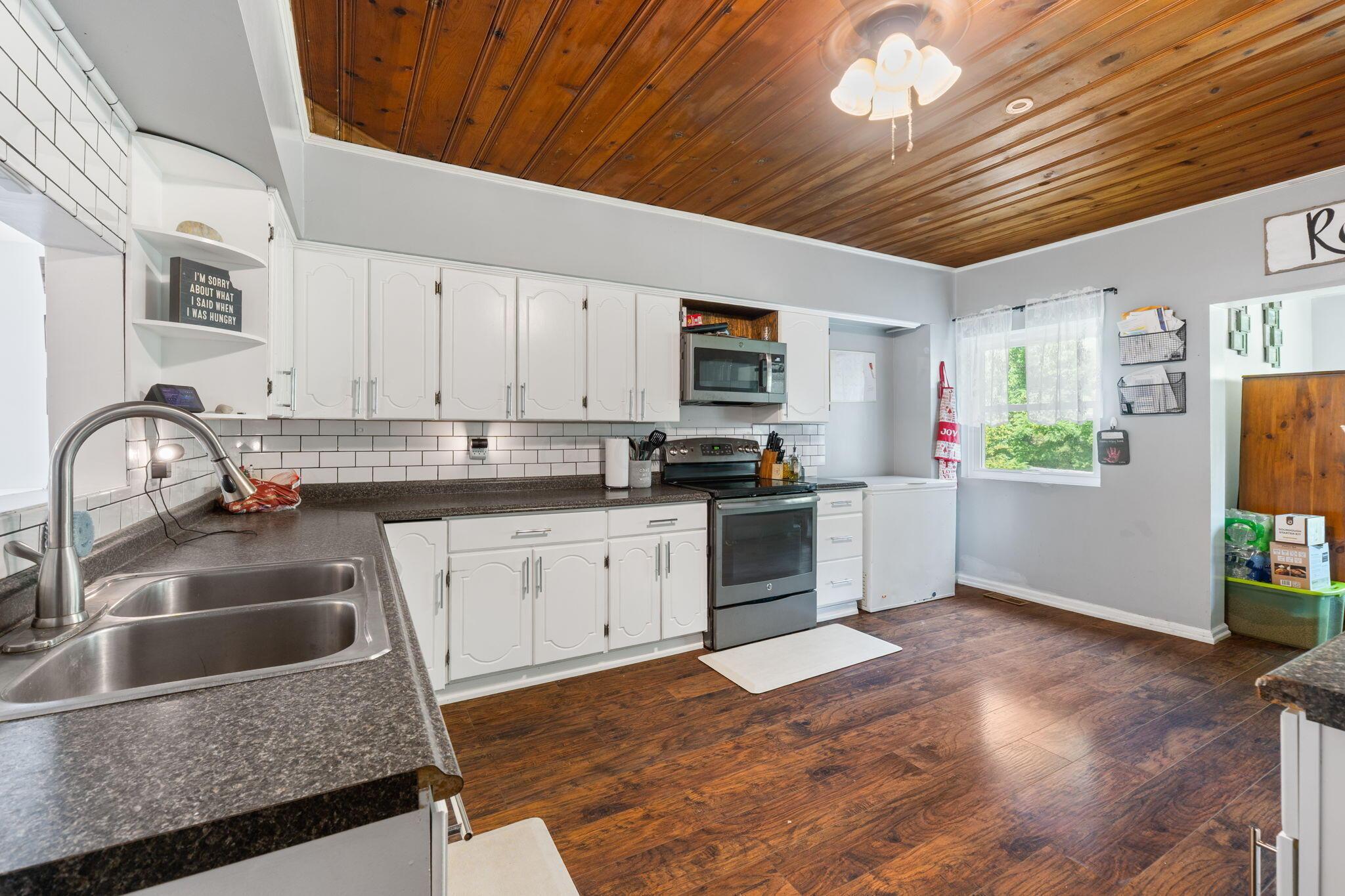 7758 Darby Creek Road Orient, OH 43146 - Photo 28 of 74 7758 Darby creek rd (Interior)-19