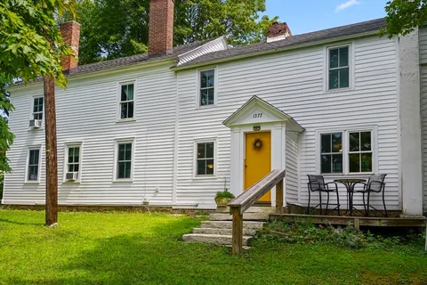 $1,260,000 | 1574-1579 Pleasant Street, Lee, MA 01260