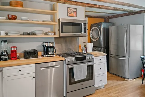 $1,260,000 | 1574-1579 Pleasant Street, Lee, MA 01260