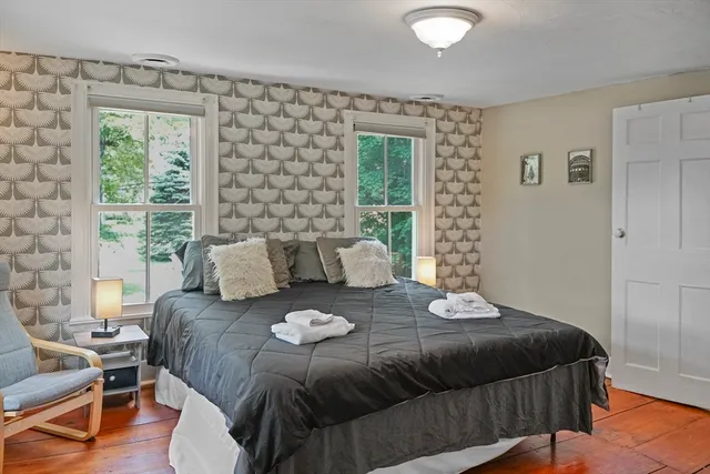 $1,260,000 | 1574-1579 Pleasant Street, Lee, MA 01260