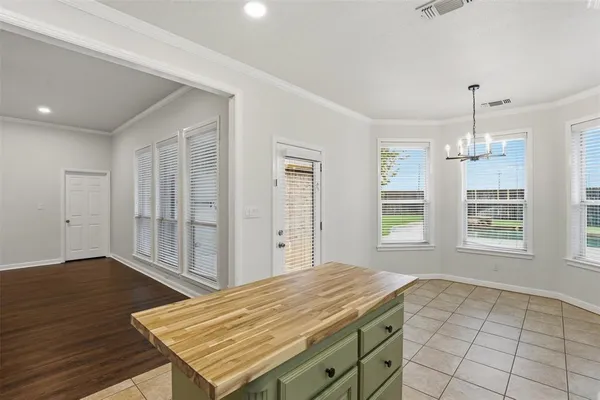 $2,995 | 1404 Chaucer Drive, Cleburne, TX 76033