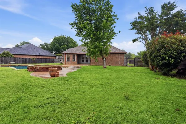 $2,995 | 1404 Chaucer Drive, Cleburne, TX 76033