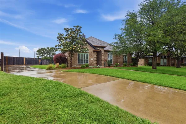 $2,995 | 1404 Chaucer Drive, Cleburne, TX 76033