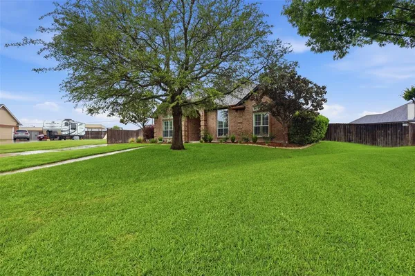 $2,995 | 1404 Chaucer Drive, Cleburne, TX 76033