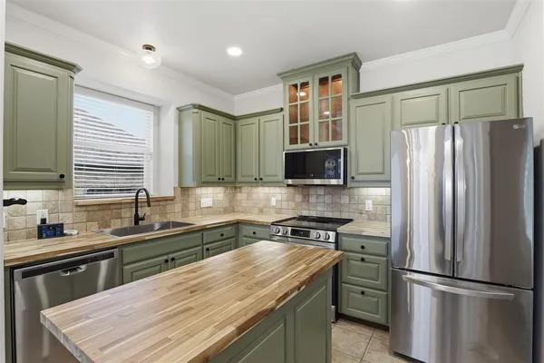 $2,995 | 1404 Chaucer Drive, Cleburne, TX 76033