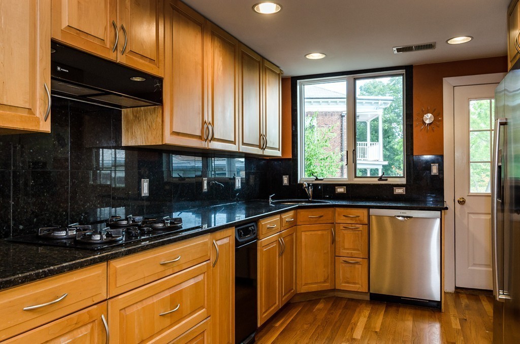 44 Rawson Road, Unit 2 Brookline, MA 02445 - Photo 4 of 17 Gallery Image 4