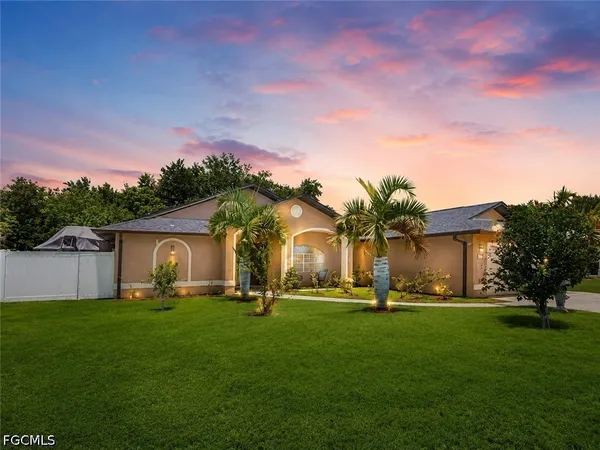 $365,000 | 622 Southeast 10th Avenue, Cape Coral, FL 33990